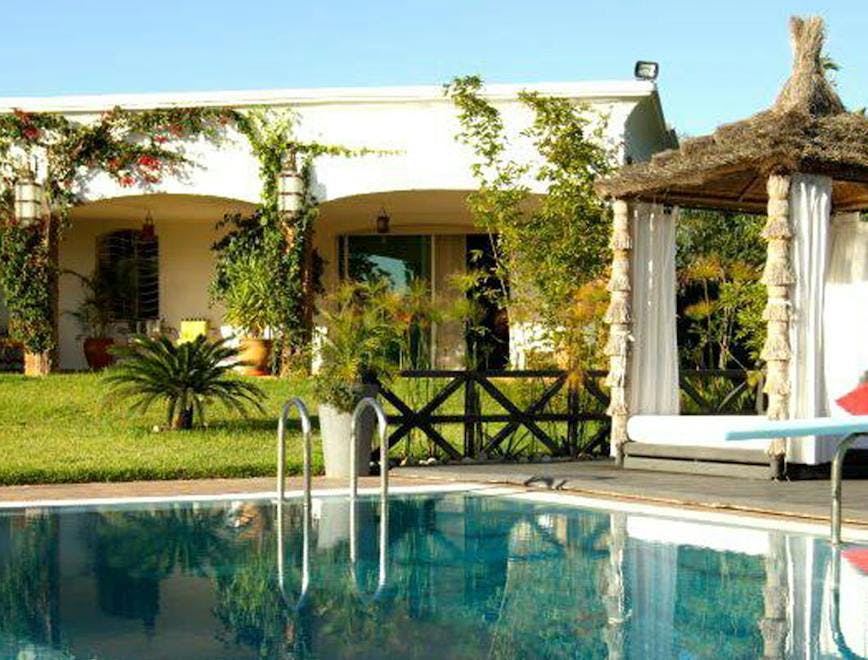 building villa house housing water hotel resort pool